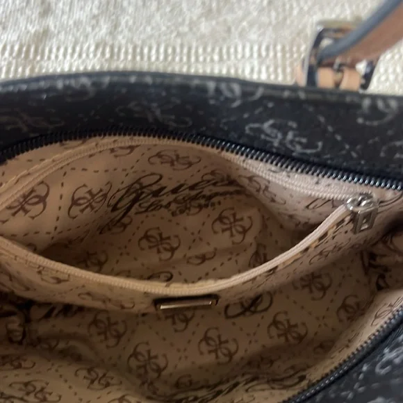 GUESS Delaney Logo Mini Tote - Picture 13 of 16